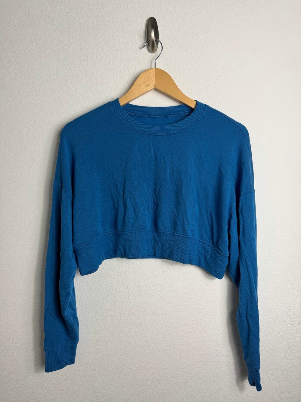 Splits59 Womens Noah Crop Sweatshirt Blue Yoga Pilates Workout Top size Medium